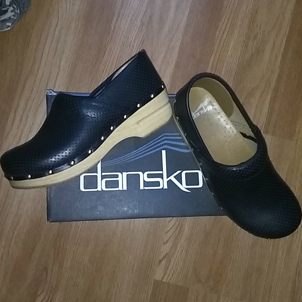 Dansko Women's Perfed Pro Clog